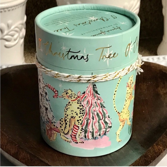 NEW ANTHROPOLOGIE O’ CHRISTMAS TREE CANDLE WILL SHIP IN TIME FOR CHRISTMAS 🎁🎄✨ - Picture 8 of 13